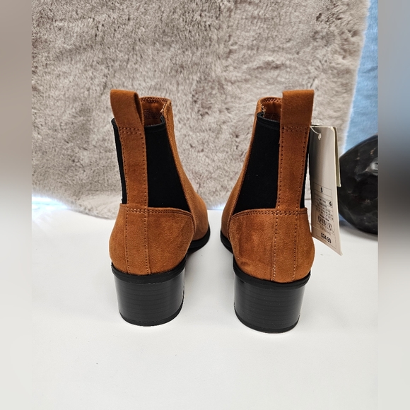 Women's Gwen Low Shaft Heeled Boots - a New Day - Picture 2 of 4